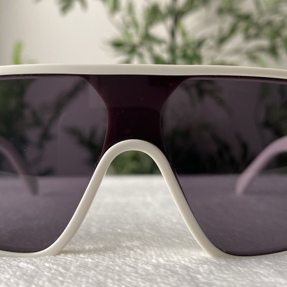 Celine Mask/Shield Wraparound Sunglasses (CL40195I, White/Smoke) - Picture 10 of 16